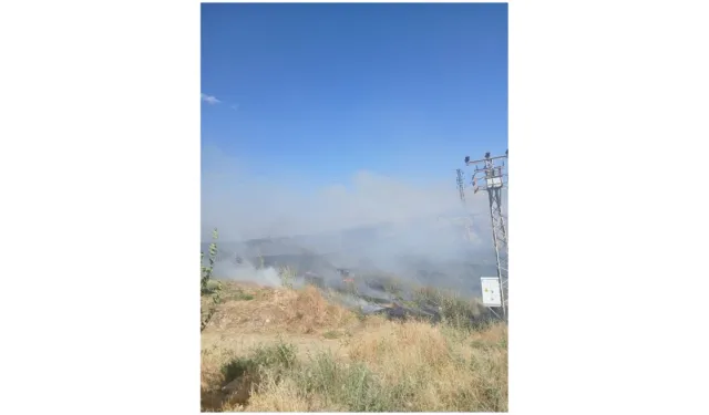 Elazığ İtfaiyesi'nden 19 Farklı Noktada Çıkan Yangına Müdahale